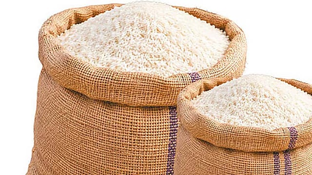 தமிழகத்தில் கிலோ ரூ.30-க்கு சன்னரக அரிசி 16 டன் விற்பனை: கூட்டுறவுத்துறை தகவல்