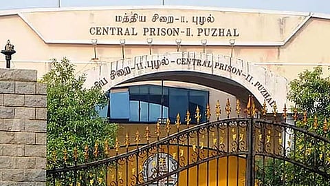 கைதிகள் தப்பியோட்டம்