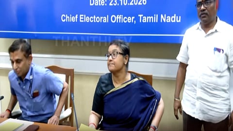வாக்காளர் பட்டியல் திருத்தப் பணி குறித்த அனைத்துக் கட்சி கூட்டம்: தவெக, திமுக கூட்டணிக் கட்சிகள் வெளிநடப்பு