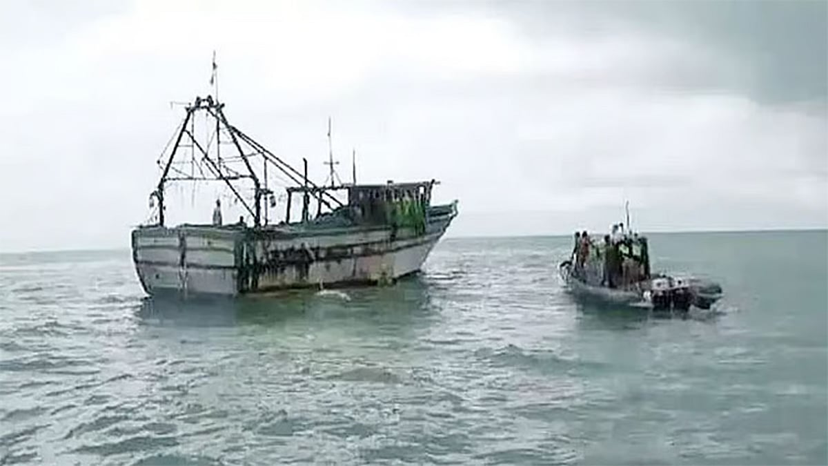 இலங்கை கடல் பகுதியில் ரூ.500 கோடி மதிப்பிலான போதைப்பொருட்கள் பறிமுதல்