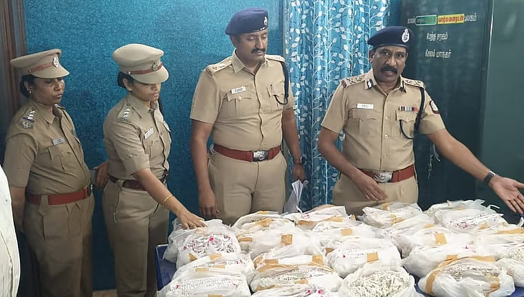சேலத்தில் ரூ.13 கோடி வெள்ளிப்பொருட்கள் கொள்ளை: 5 பேர் கைது!