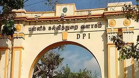 
தமிழகத்தில் 31-ந்தேதிக்குள் சொத்து விவரங்களை பதிவிட பள்ளிக்கல்வித்துறை அதிகாரிகளுக்கு உத்தரவு

