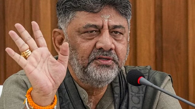கன்னடர்களின் உரிமைகளை புறக்கணிப்பதை அரசு அனுமதிக்காது: ஐடி நிறுவனங்களுக்கு டி.கே.சிவக்குமார் எச்சரிக்கை