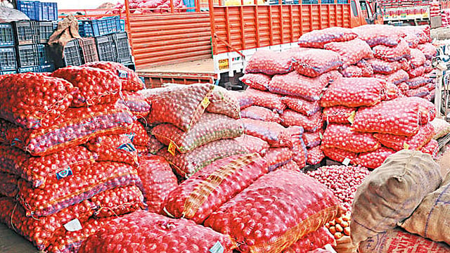 கோயம்பேடு மார்க்கெட்டில் மீண்டும் உச்சம் தொட்ட வெங்காயம்; கிலோ ரூ.60-க்கு விற்பனை