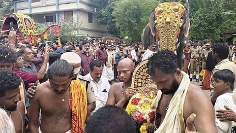 நவராத்திரி விழா நிறைவு, கேரளாவில் இருந்து குமரி திரும்பிய உற்சவர்களுக்கு பக்தர்கள் வரவேற்பு