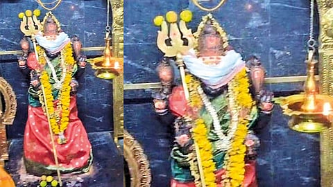 நள்ளிரவில் கோவில் பூட்டை உடைத்து 2¼ பவுன் நகை கொள்ளை - பணத்தை திருடி உண்டியல்களை ஆற்றில் வீசிச்சென்ற மர்மநபர்கள்