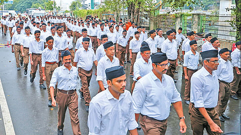 101-ம் ஆண்டு தொடக்க விழா: தமிழகத்தில் 100 இடங்களில் ஆர்.எஸ்.எஸ். அணிவகுப்பு ஊர்வலம்