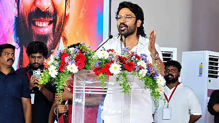 மாவட்ட தலைநகரங்களில் ஏ.சி.வசதியுடன் டியூசன் சென்டர் தொடங்க நடிகர் தனுஷ் திட்டம்