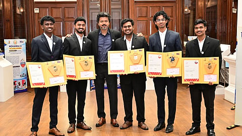 உலகத் திறன் போட்டிகளில் பதக்கங்கள் வென்றவர்களுக்கு ஊக்கத்தொகை: முதல்-அமைச்சர் விஜய் வழங்கினார்