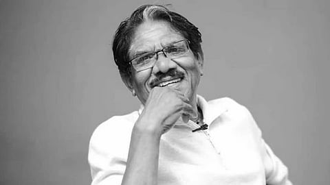 இயக்குனர் பாரதிராஜாவுக்கு மண்வாசனையோடு மணிமண்டபம் - கலெக்டரிடம், குடும்பத்தினர் கோரிக்கை