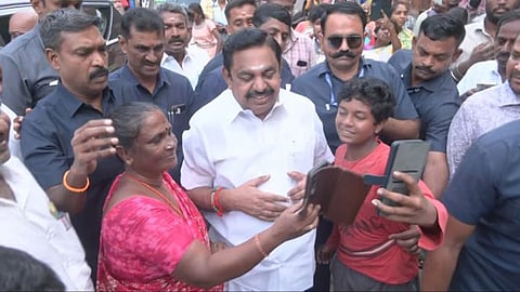 மதுரை மீனாட்சி அம்மன் கோவிலில் திடீர் மின்தடை 
