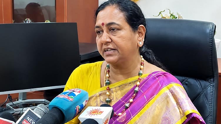 மின்வெட்டு, விலைவாசி உயர்வு குறித்து மக்கள்தான் பதில் சொல்ல வேண்டும்! - பிரேமலதா விஜயகாந்த்
