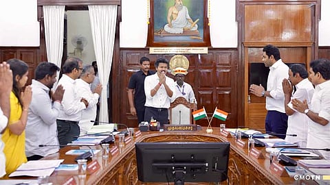 மக்களின் தேவை அறிந்து அமைச்சர்கள் செயல்பட வேண்டும்: முதல்-அமைச்சர் விஜய் உத்தரவு