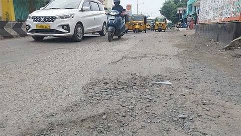 சென்னையில் சேதமடைந்த சாலைகளைச்  சீரமைக்க அரசு திட்டம்