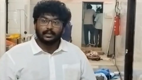 நோயாளிகளை பார்க்க சென்ற எம்.எல்.ஏ விக்னேஷ் கண்ணன்