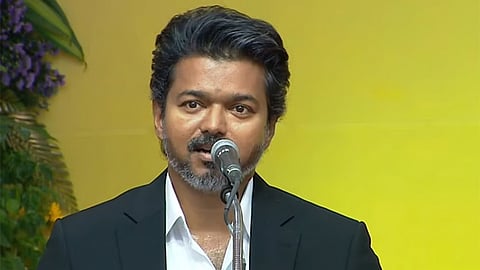 “கடன் வாங்கிச் செலவு செய்வது.. நிதி நெருக்கடியில் தள்ளும்” : முதல்-அமைச்சர் விஜய் 