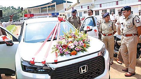 ரோந்து கார் செயல்பாடு- போலீஸ் கமிஷனர் அமல்ராஜ் தொடங்கி வைத்தார்.