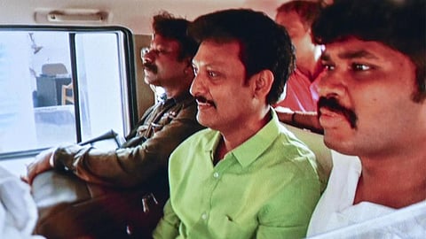 வழக்கு ரத்து கோரிய அன்பில் மகேஷ்: விசாரணையை நவ.,10-ம் தேதிக்கு ஒத்திவைத்தது ஐகோர்ட்டு