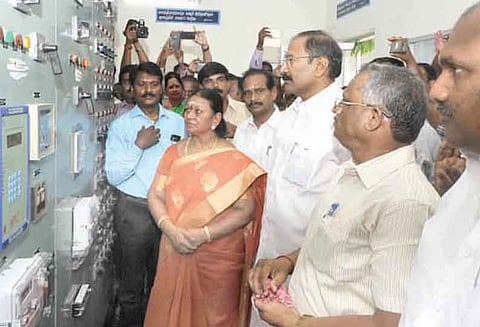 புதிய துணை மின்நிலையத்தில் சோதனை மின்னோட்டம் அமைச்சர்கள் தொடங்கி வைத்தனர்