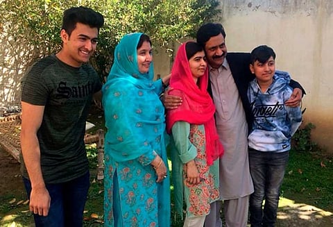 பாகிஸ்தான் பயணத்தை முடித்துக்கொண்டு லண்டன் திரும்பினார் மலாலா