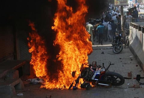 எஸ்சிஎஸ்டி சட்டத் தீர்ப்புக்கு எதிரான ‘பாரத் பந்த்’ போர்களமானது, 7 பேர் உயிரிழப்பு, மத்திய படைகள் விரைவு!