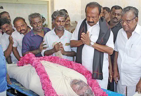 நியூட்ரினோ எதிர்ப்பு பேரணியில் தீக்குளித்த ம.தி.மு.க. பிரமுகர் சாவு வைகோ நேரில் அஞ்சலி