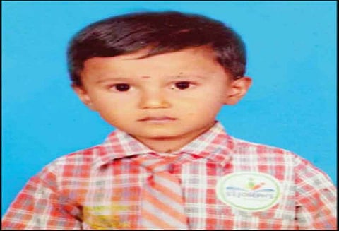 பேரணாம்பட்டு அருகே கிணற்றில் தவறி விழுந்து அண்ணன்-தங்கை சாவு