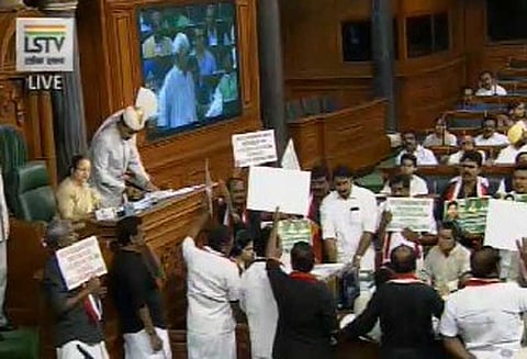 அதிமுக, தெலுங்கு தேசம் கட்சி உறுப்பினர்கள் அமளியால் 20-வது நாளாக பாராளுமன்றம் முடக்கம்