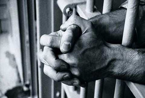 விதவை சான்று வழங்குவதற்கு லஞ்சம் வாங்கிய அரசு பெண் ஊழியருக்கு 3 ஆண்டு சிறை