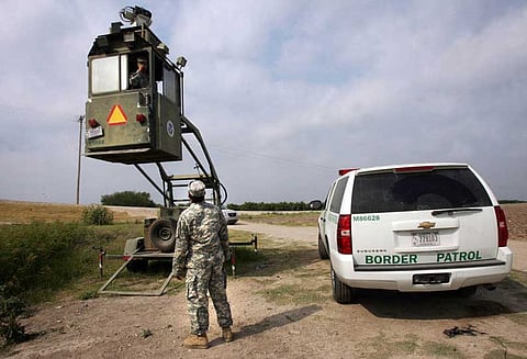 அமெரிக்கா-மெக்சிகோ எல்லையில் பாதுகாப்பு படையை நிறுத்தம் திட்டத்திற்கு டிரம்ப் ஒப்புதல்