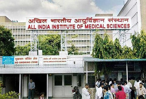 வயிற்று வலிக்கு வந்த பெண்ணை டயாலிசிஸ் அறுவை சிகிச்சை செய்த டெல்லி எய்ம்ஸ் டாக்டர்கள்