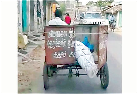 வேலூர் கலெக்டர் அறிக்கை தாக்கல் செய்ய வேண்டும்