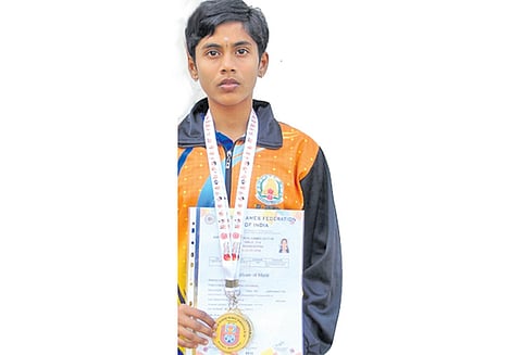 தேசிய தடகளம்: வேலம்மாள் பள்ளி மாணவி சாதனை