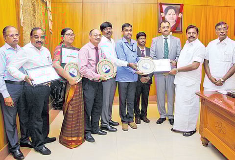 அண்ணா பல்கலைக்கழகத்துக்கு 10-வது இடம் முதல்-அமைச்சர் வாழ்த்து