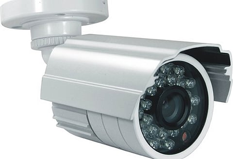 நாமக்கல்லில் தலைவர்கள் சிலை அருகே சி.சி.டி.வி. கேமராக்கள் பொருத்தம்