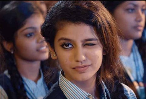 உணர்வை பாதிக்கும் நடிகை கண்ணடிப்பு பாடலுக்கு எதிராக சுப்ரீம்கோர்ட்டில் மீண்டும் வழக்கு