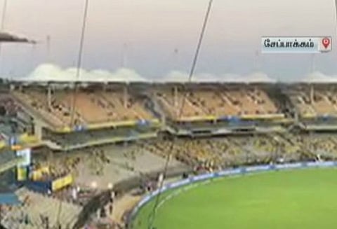 சென்னை மைதானத்திற்கு கருப்புச்சட்டை அணிந்து சென்றவர்களுக்கு அனுமதி வழங்கப்படவில்லை