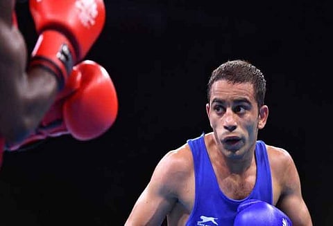 காமன்வெல்த் குத்துச்சண்டை போட்டி; அமித் வெள்ளி வென்றார்