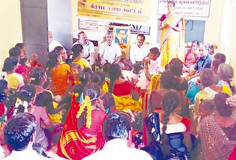 அடிப்படை வசதிகளை மேம்படுத்துவது குறித்து கிராமசபை கூட்டத்தில் பொதுமக்களுடன் விவாதம்