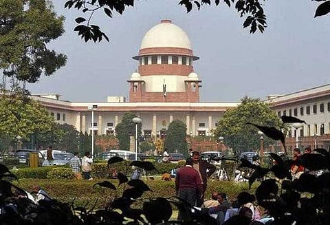 கத்துவா வழக்கை வேறு மாநிலத்துக்கு மாற்றக்கோரி சிறுமியின் தந்தை மனு: பிற்பகலில் விசாரிக்கிறது உச்ச நீதிமன்றம்