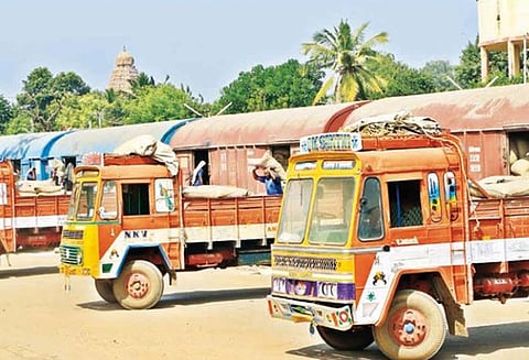 நீடாமங்கலத்தில் இருந்து திருவள்ளூருக்கு அரவைக்காக 1,000 டன் நெல் சரக்கு ரெயிலில் அனுப்பப்பட்டது