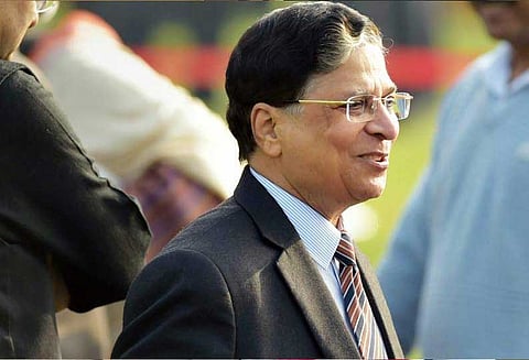 தகுதி நீக்க தீர்மானத்தை ஏற்றுக்கொள்வதா? வேண்டாமா? : சட்ட வல்லுநர்களின் ஆலோசனையை கேட்க துணை ஜனாதிபதி முடிவு