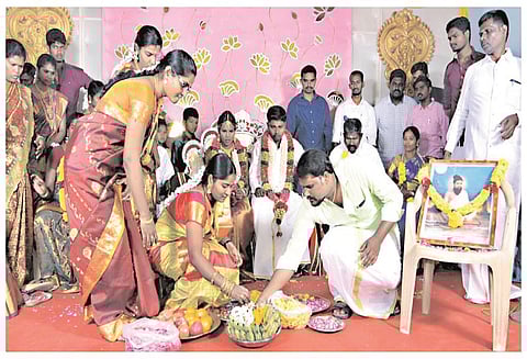 இருமனம் இணையும் திருக்குறள் திருமணம்