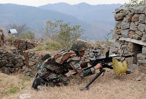 ஜம்மு மற்றும் காஷ்மீரில் பாகிஸ்தான் படை அத்துமீறி தாக்குதல்; இந்தியா பதிலடி
