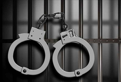 ஒரே குடும்பத்தை சேர்ந்த 3 பேர் மீது தாக்குதல்: கூலித்தொழிலாளி கைது