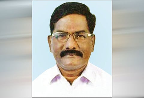 புதுவை கால்நடை துறை இயக்குனர் மீது பாலியல் புகார்கள் குவிகின்றன: பெண் ஊழியர்களிடம் பேசிய விவரம் இணையதளத்தில் பரவியதால் பரபரப்பு