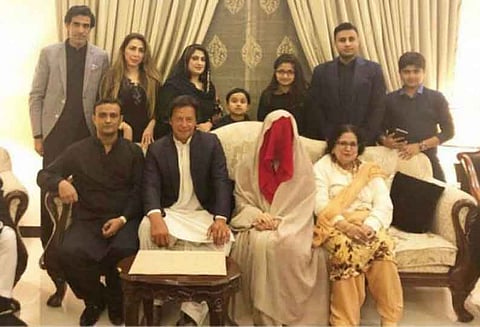 3-வது மனைவியை பிரிந்தார் செய்தி வெளியிட்ட ஊடகங்களுக்கு இம்ரான் கான் நோட்டீஸ்