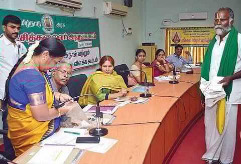 வங்கிகளில் கடன் பெற்ற விவசாயிகளை மிரட்டுவதை தடுக்க வேண்டும்