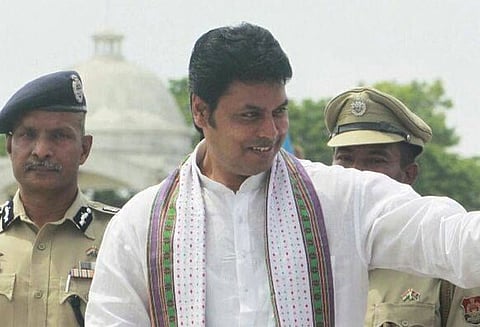 சிவில் இன்ஜினியரிங் படித்தவர்களே சிவில் சர்வீஸ் பணியை தேர்வு செய்ய வேண்டும்: திரிபுரா முதல்வர் சொல்கிறார்