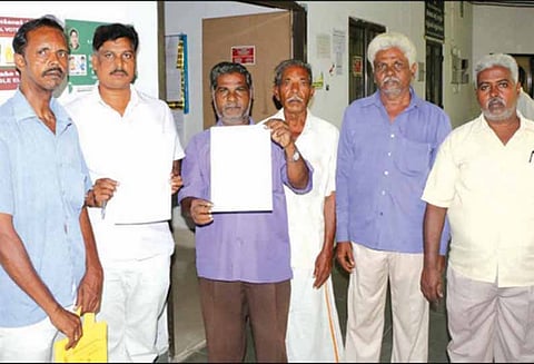 கிராம நிர்வாக எல்லை பிரச்சினையால் பொதுமக்கள் அலைக்கழிப்பு